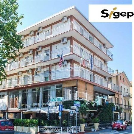 Hotel Nova Dhely Римини Экстерьер фото
